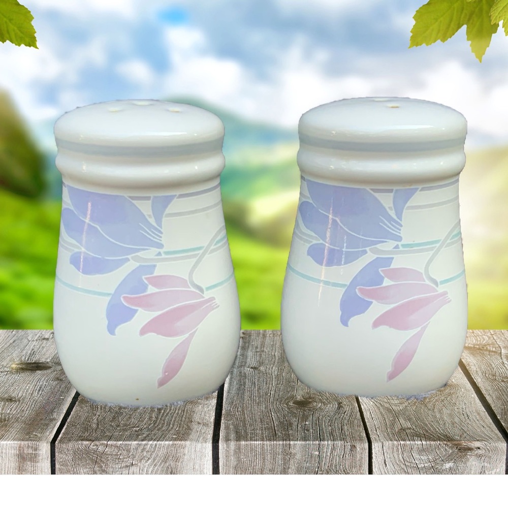 Studio Nova Salt and Pepper Shakers Tender Bloom - Y2325